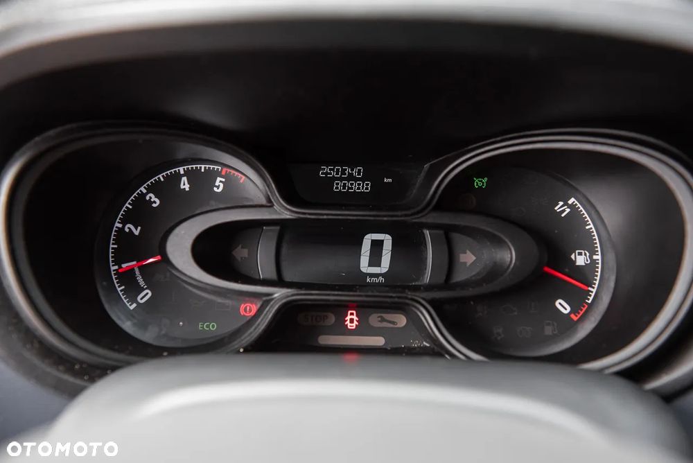 Opel Vivaro - 13