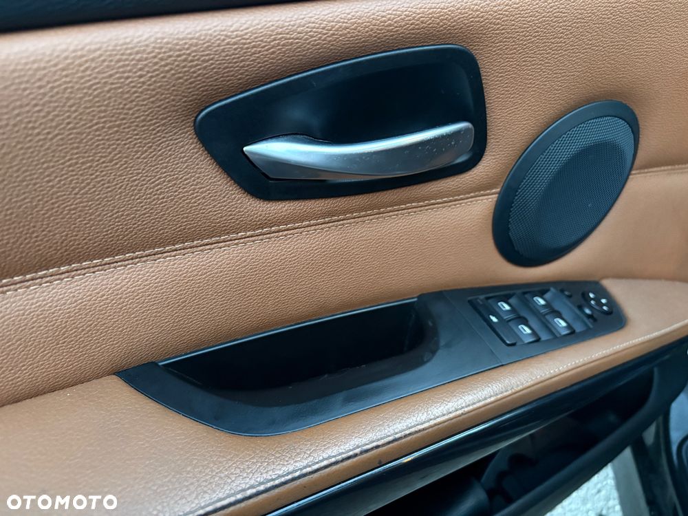 BMW Seria 3 318d Touring Luxury Line - 9