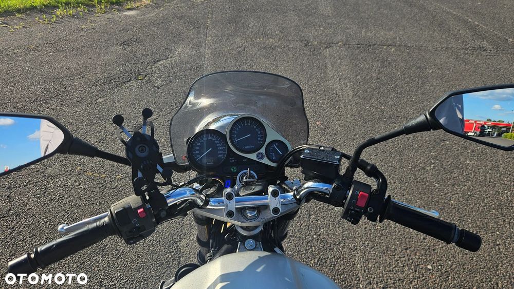 Yamaha FZS - 8