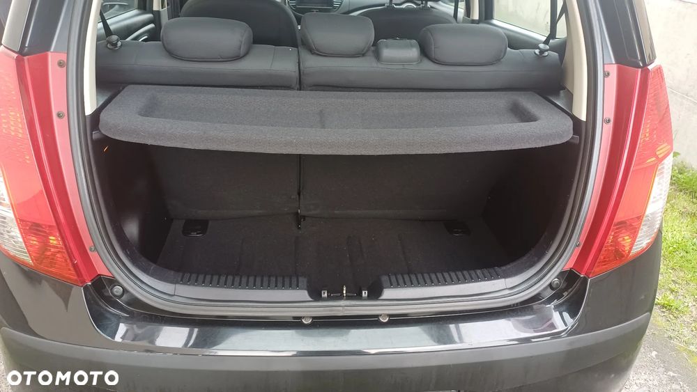 Hyundai i10 1.1 - 10