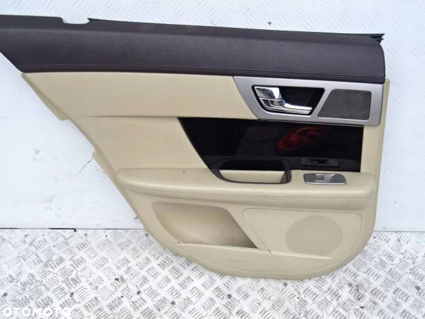 Boczek drzwi lewy tył Jaguar XF X250 - 1