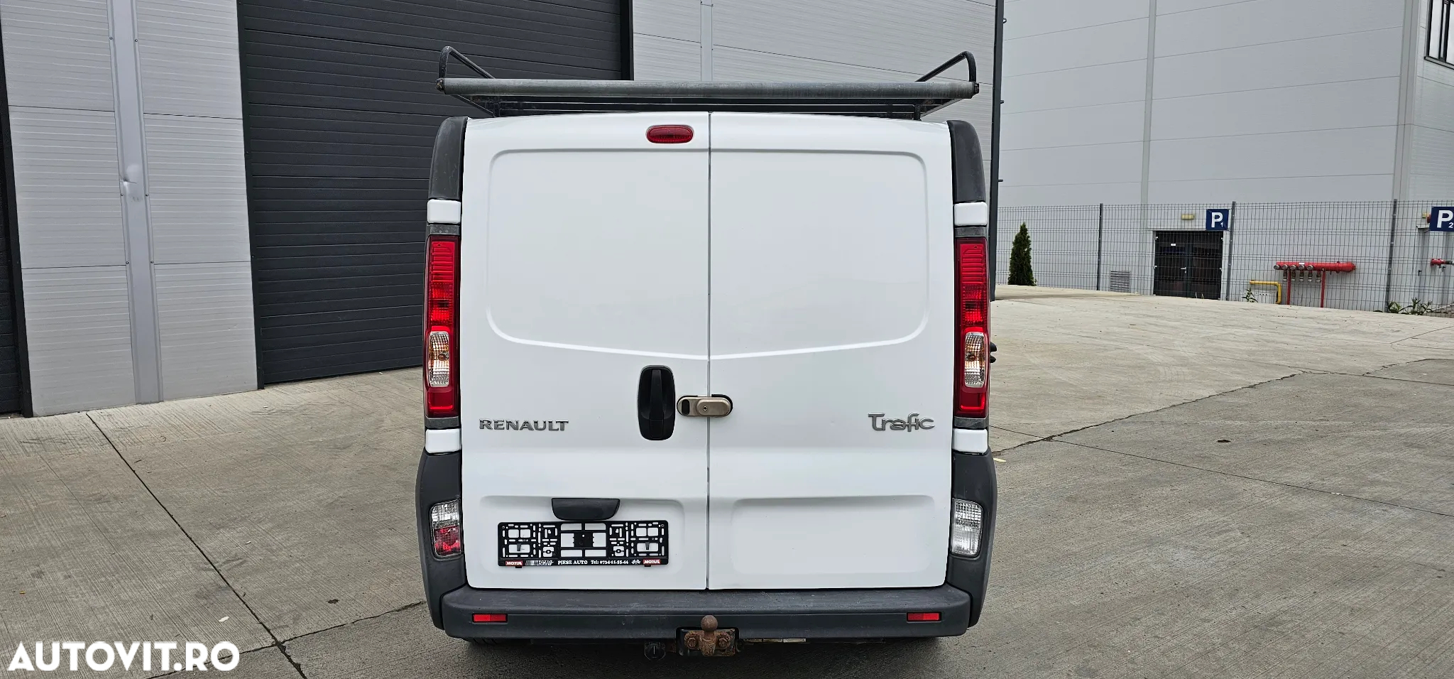 Renault Trafic 2.0 dCi 115 Combi L1H1 - 11