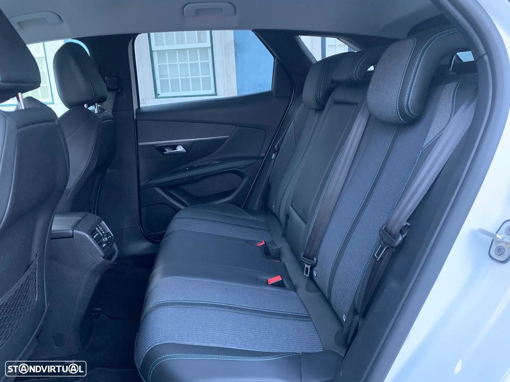 Peugeot 3008 1.5 BlueHDi Allure Pack EAT8 - 16