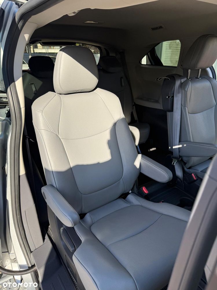 Toyota Sienna - 19