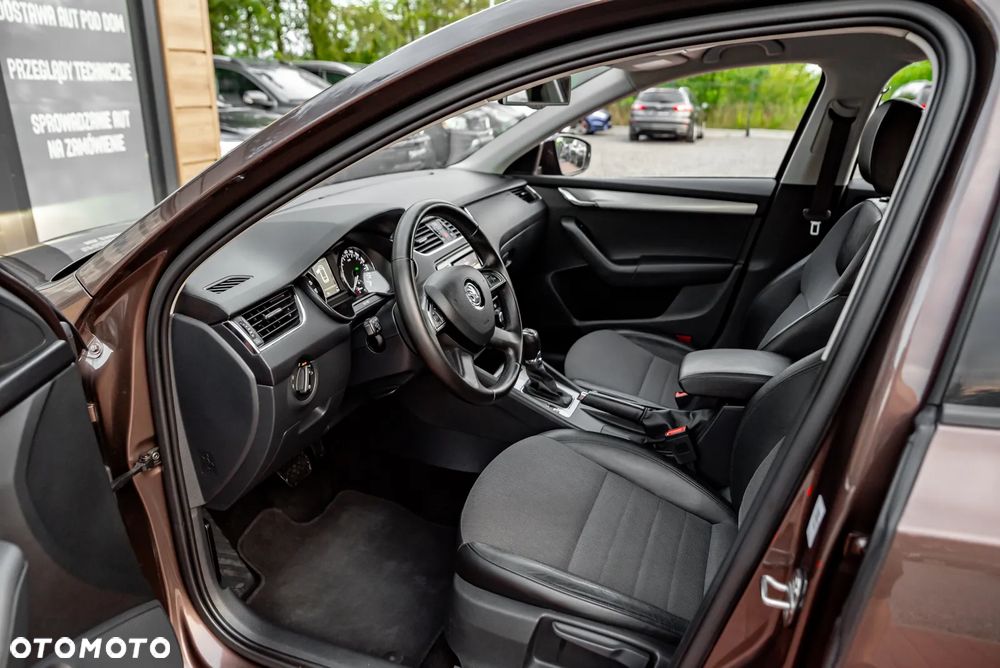 Skoda Octavia 2.0 TDI 4x4 Elegance DSG - 18