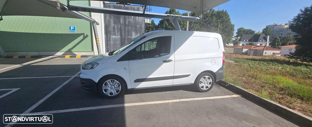 Ford Courier - 2