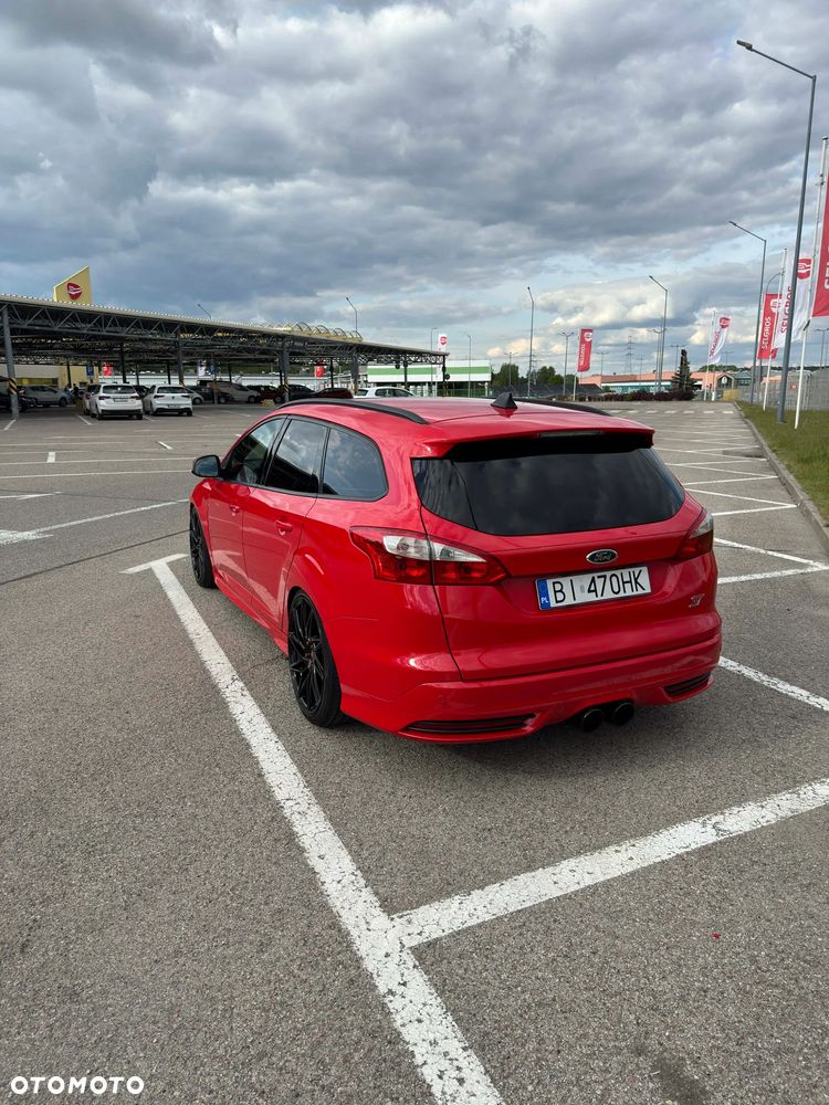 Ford Focus SW 2.0 EcoBoost ST - 8