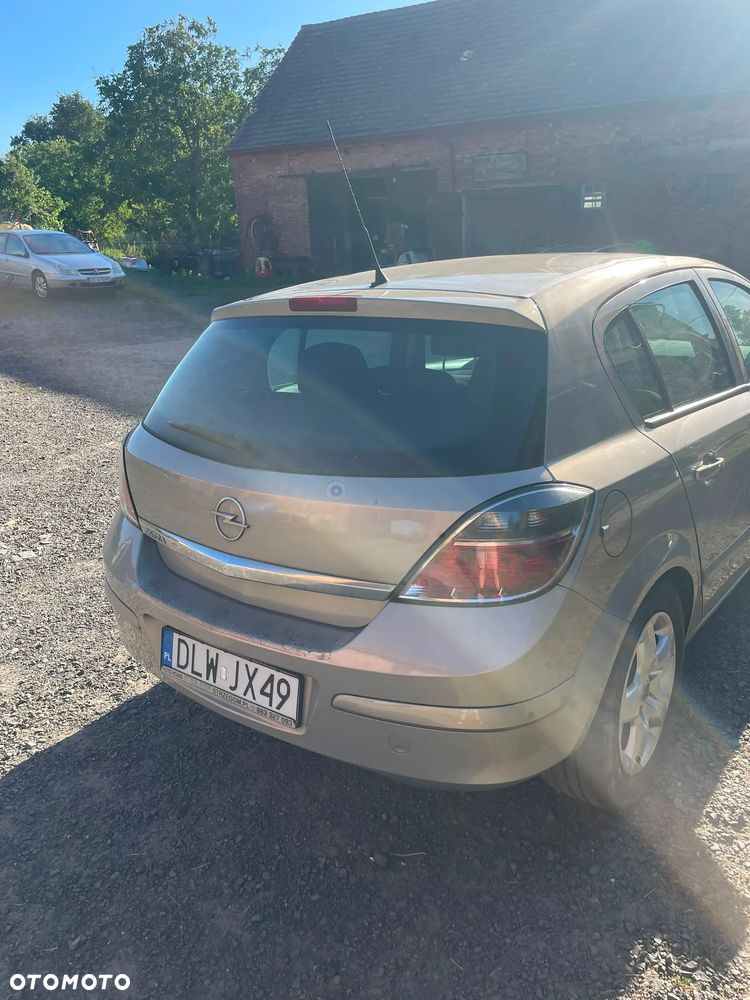 Opel Astra 1.4 - 8