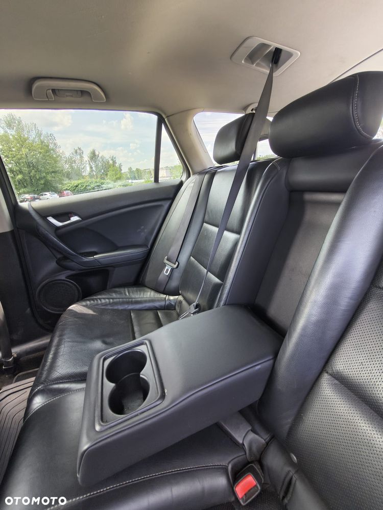 Honda Accord 2.0 Executive Nav - 15