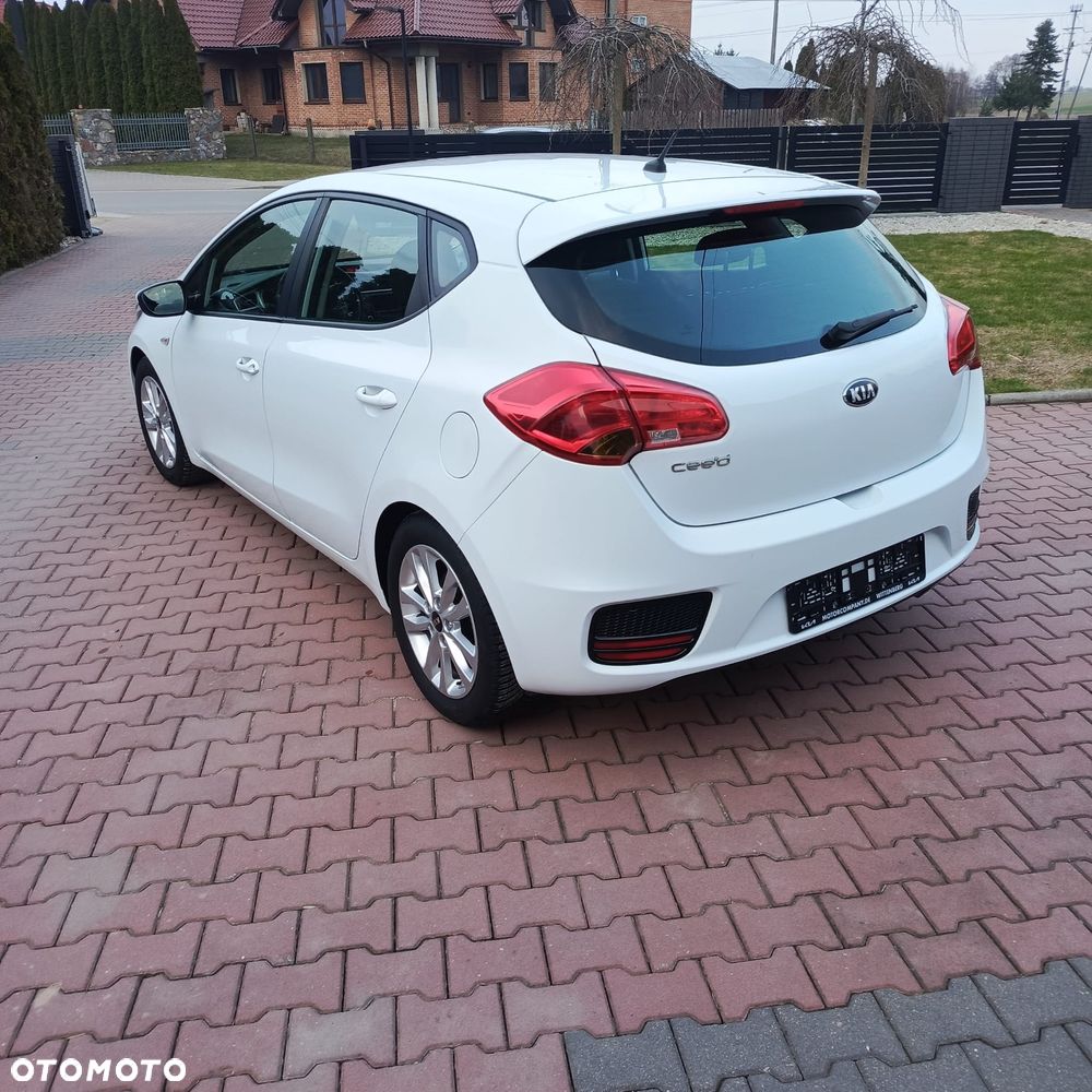 Kia Ceed - 4
