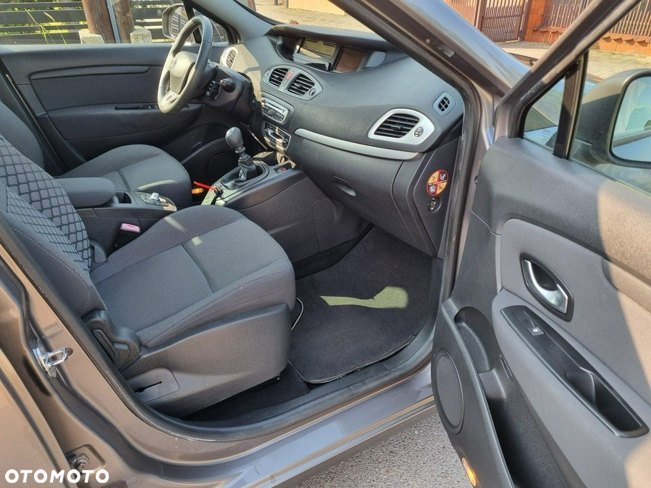 Renault Grand Scenic - 11