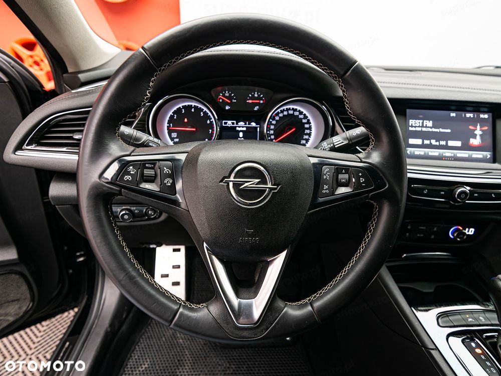 Opel Insignia - 12