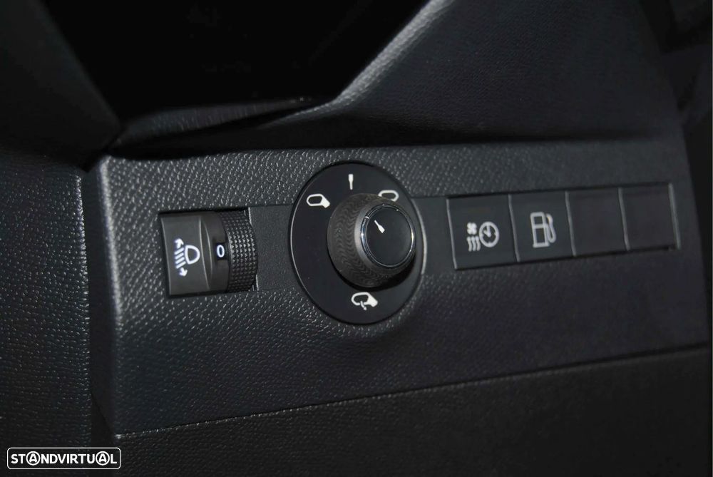 DS DS7 E-Tense Performance Line+ EAT8 - 18