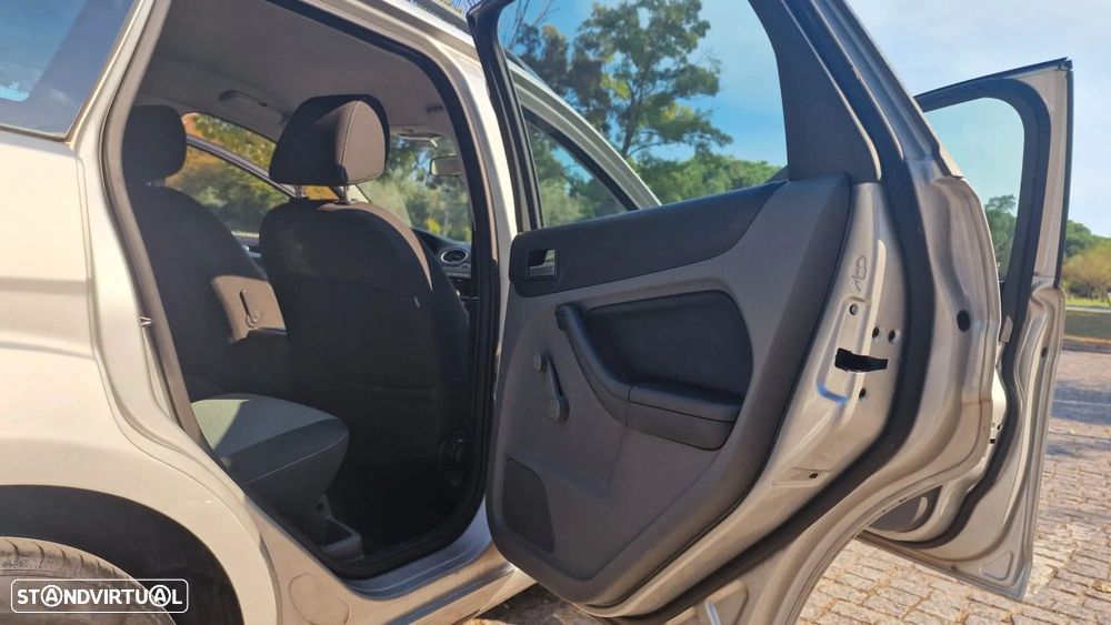 Ford Focus SW 1.6 TDCi Trend - 27