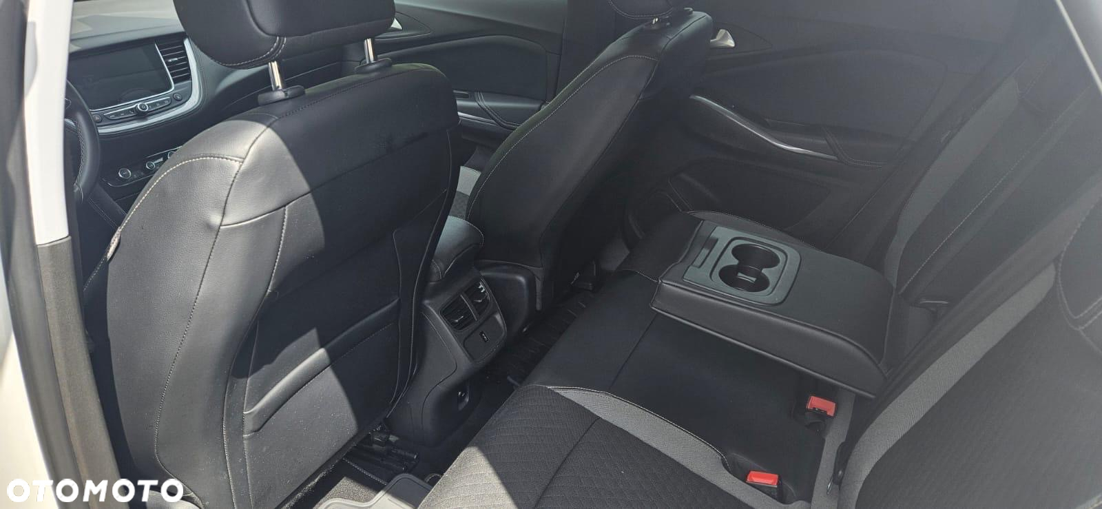Opel Grandland X 1.6 T PHEV 4x4 Edition Business - 11