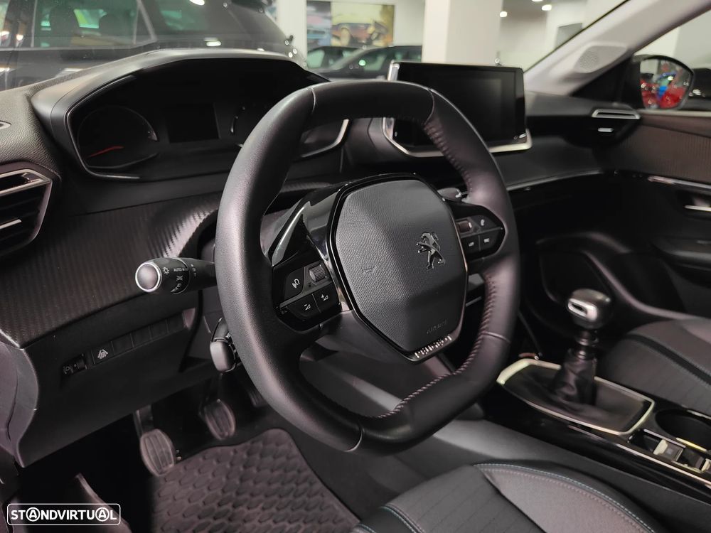 Peugeot 208 1.2 PureTech Allure Pack - 43