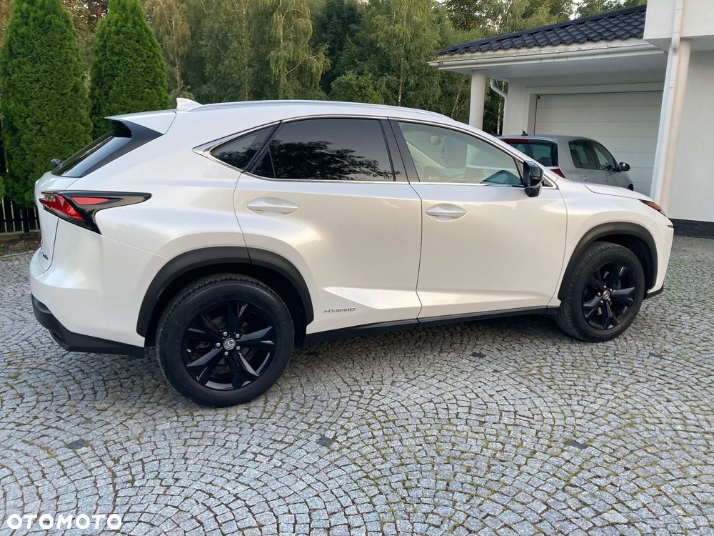 Lexus NX 300h Elite AWD - 3
