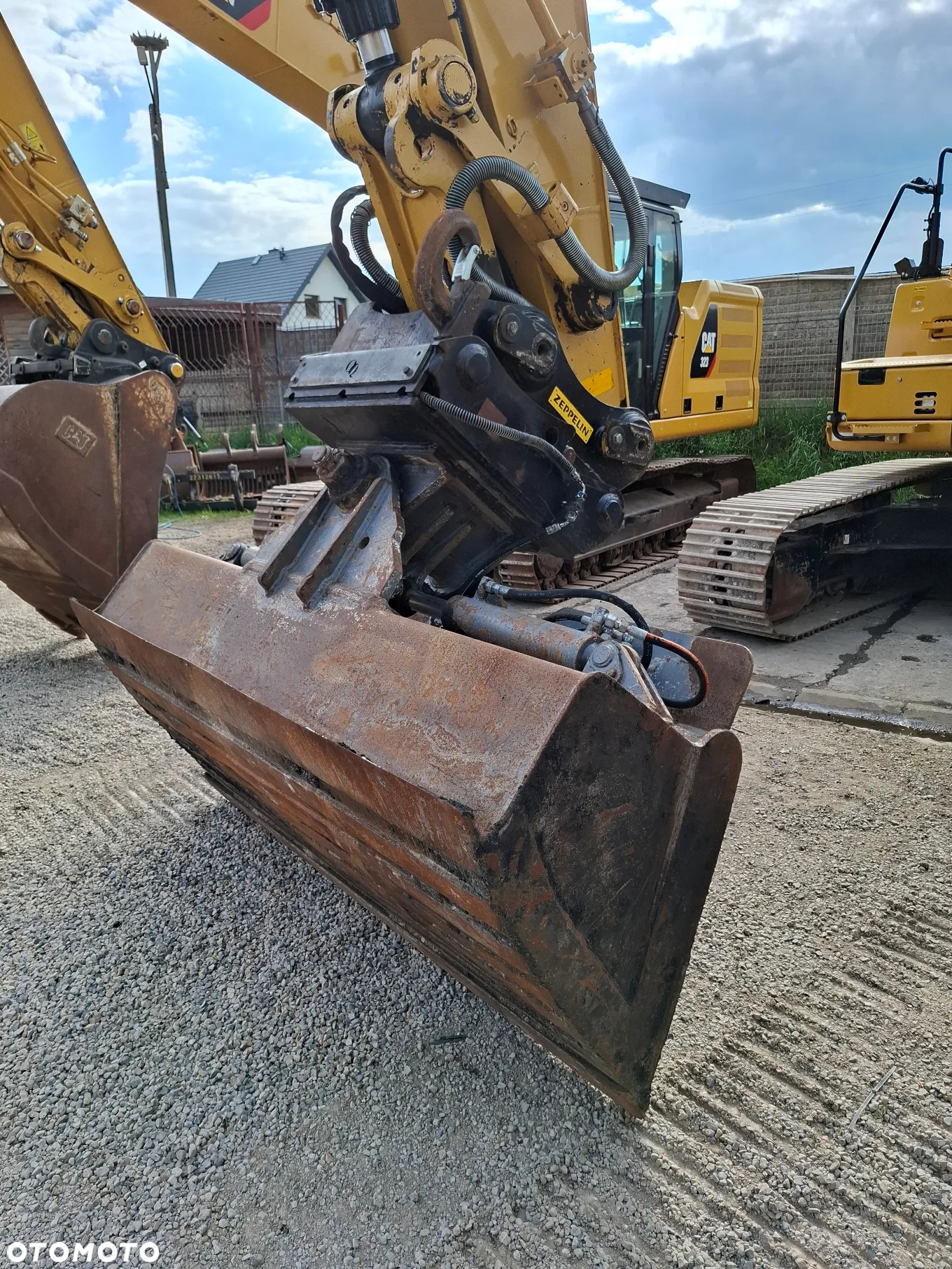 Caterpillar CAT 323 FL - 30