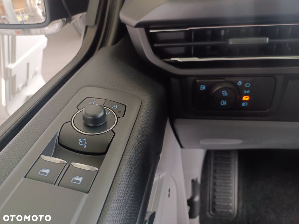 Ford Tourneo Custom 2.5 PHEV CVT 340 L2 Titanium - 18