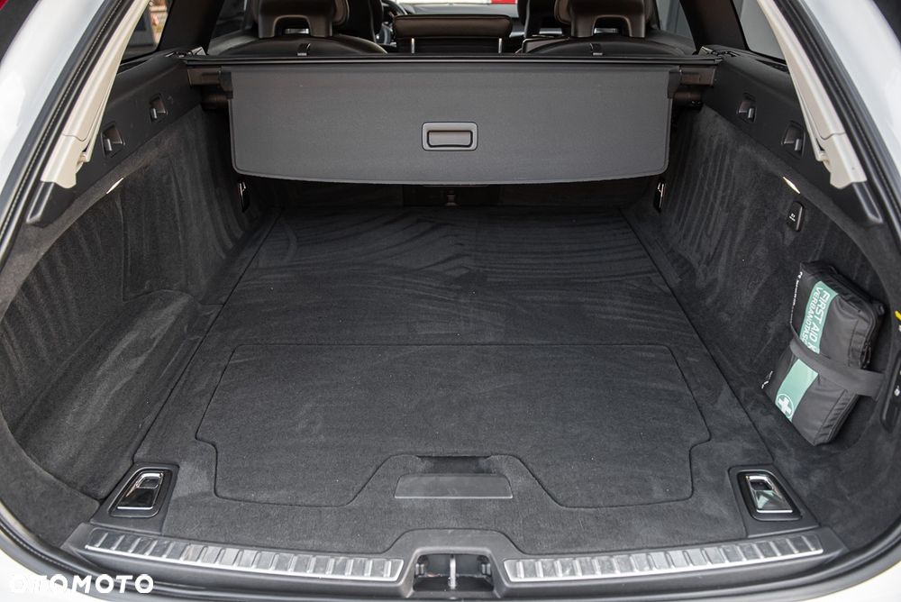 Volvo V90 D3 AWD Geartronic Inscription - 33