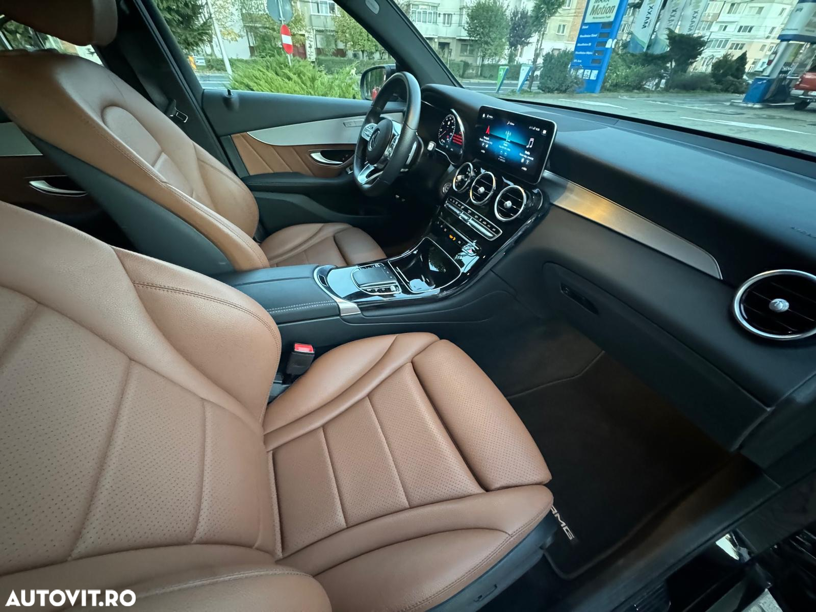 Mercedes-Benz GLC 300 e 4Matic 9G-TRONIC AMG Line - 13