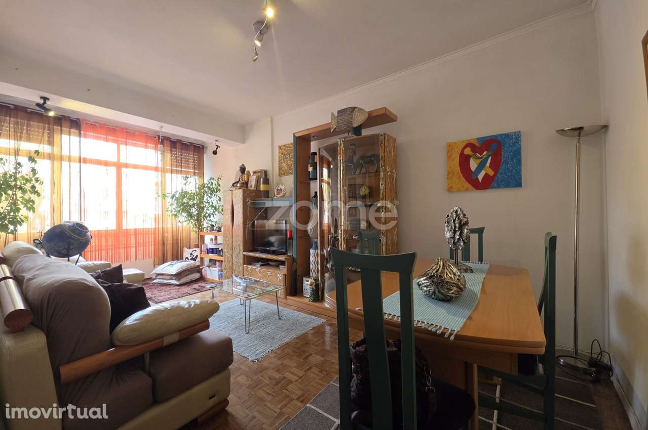 Excelente apartamento T2, situado num 1.º andar, na Buraca - Grande imagem: 5/25