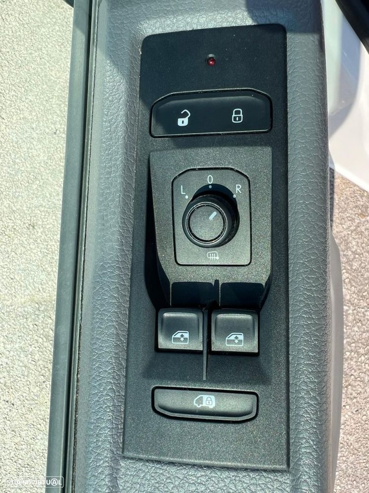 VW Transporter 2.0 TDI Business - 10