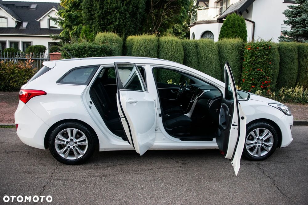 Hyundai i30 i30cw 1.6 Fifa World Cup Edition - 8