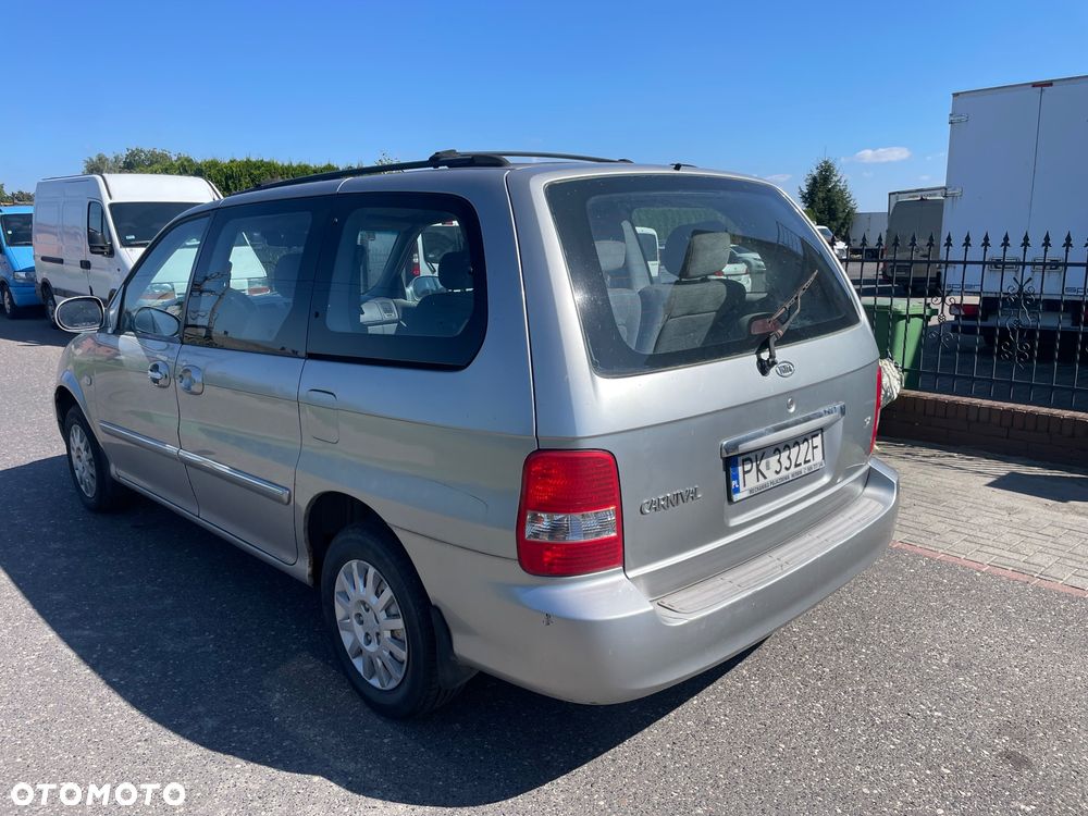 Kia Carnival 2.9 CRDi (klm) - 4