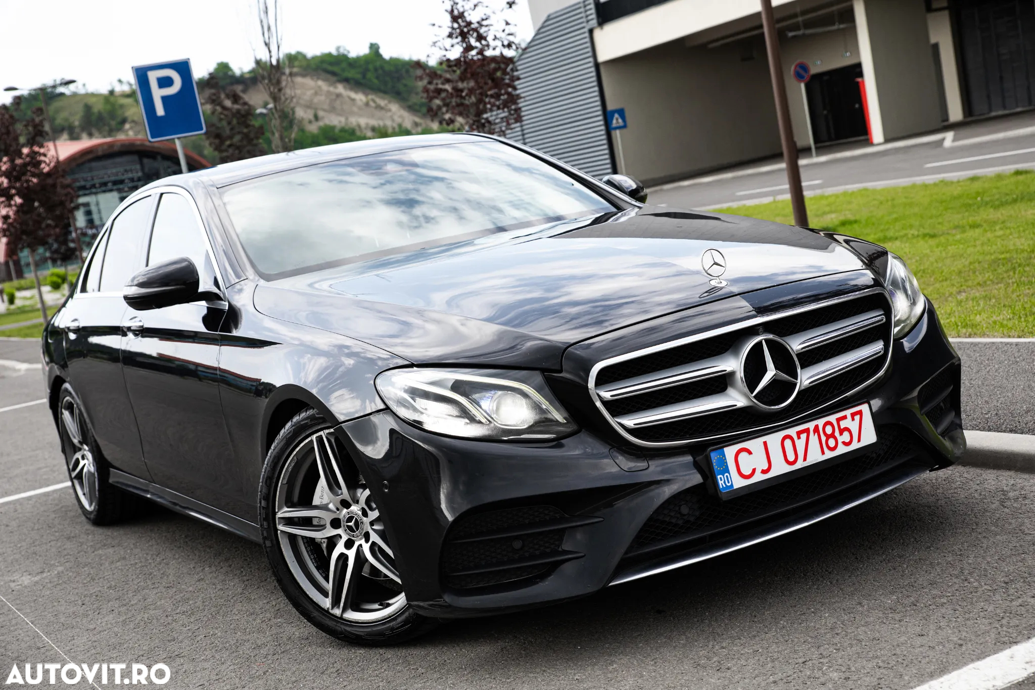 Mercedes-Benz E 200 d 9G-TRONIC AMG Line - 35