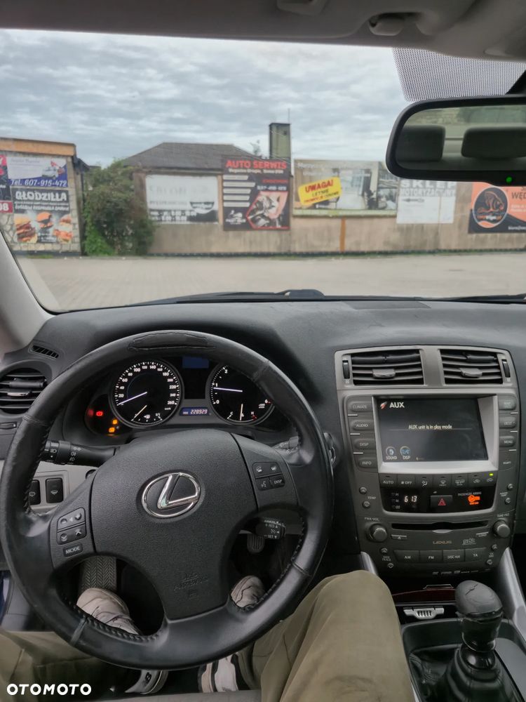 Lexus IS 220 D Prestige - 16