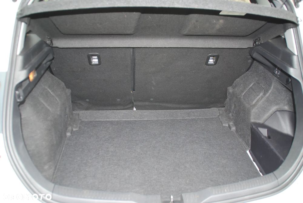 Toyota Auris Hybrid 135 Active - 19