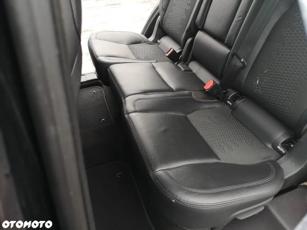 Land Rover Discovery Sport TD4 HSE Luxury - 29