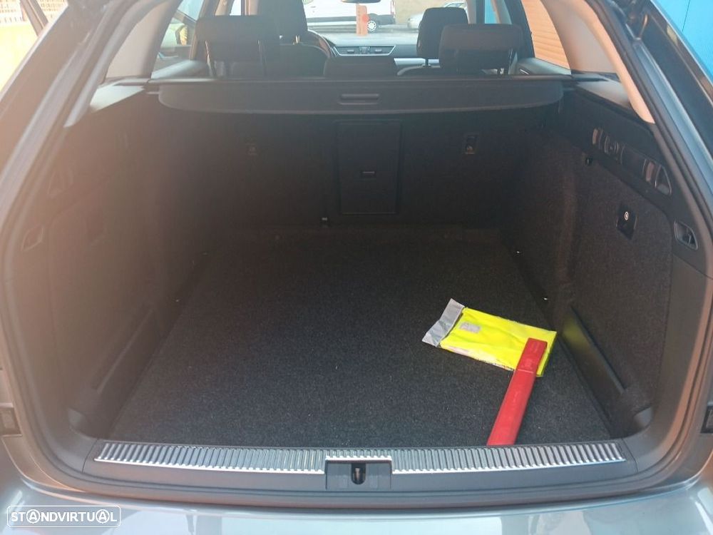 Skoda Superb Break 2.0 TDI DSG - 30