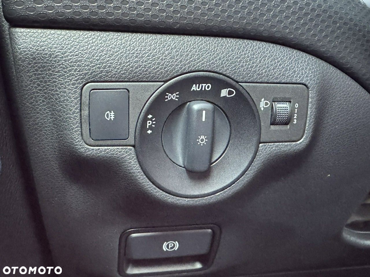 Mercedes-Benz Klasa A 180 (BlueEFFICIENCY) 7G-DCT Urban - 18