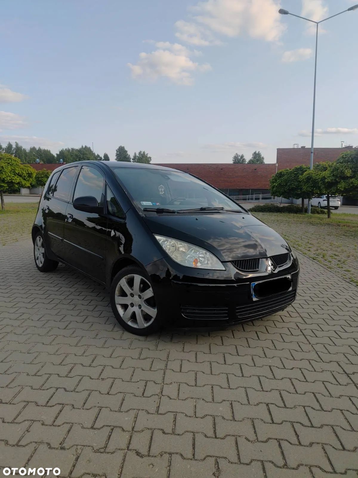 Mitsubishi Colt - 1