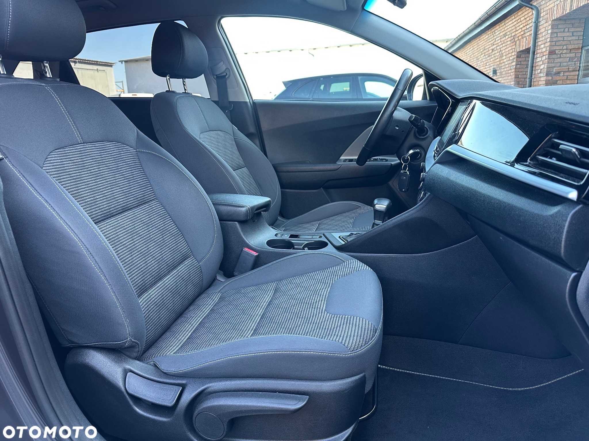Kia Niro 1.6 GDI Hybrid L Business Line - 35