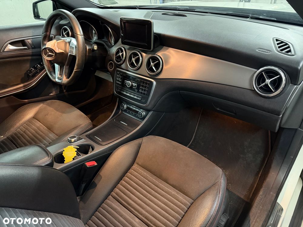 Mercedes-Benz GLA 220 CDI 7G-DCT AMG Line - 4