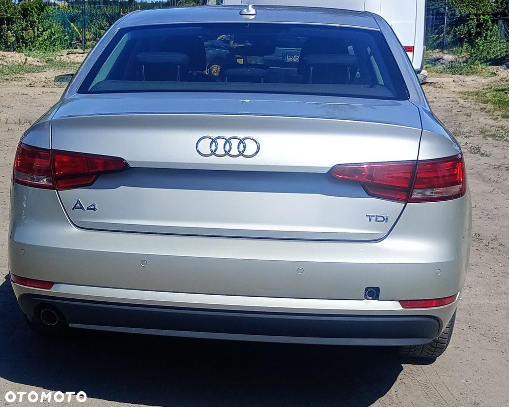 Audi A4 Limousine - 3