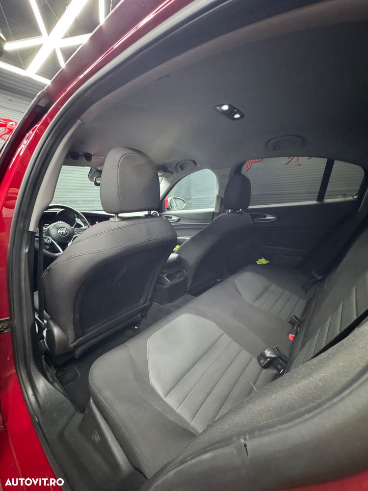 Alfa Romeo Giulia 2.2 JTDM Aut. - 26