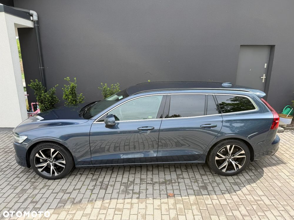 Volvo V60 B4 B DKG Momentum Pro - 2