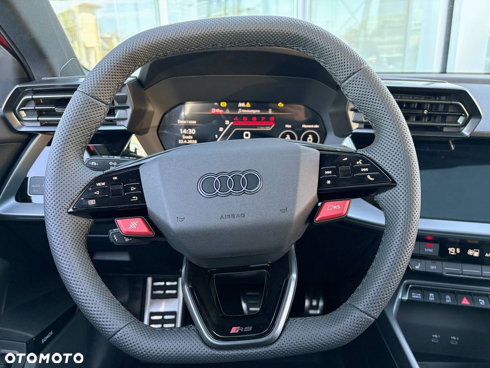 Audi RS3 Limousine - 22