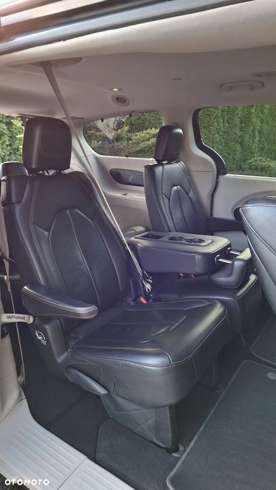 Chrysler Pacifica - 18