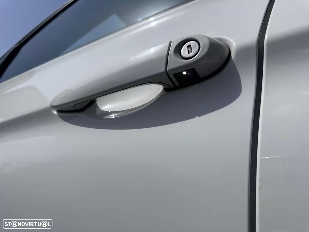 BMW 318 d Sport Line - 16