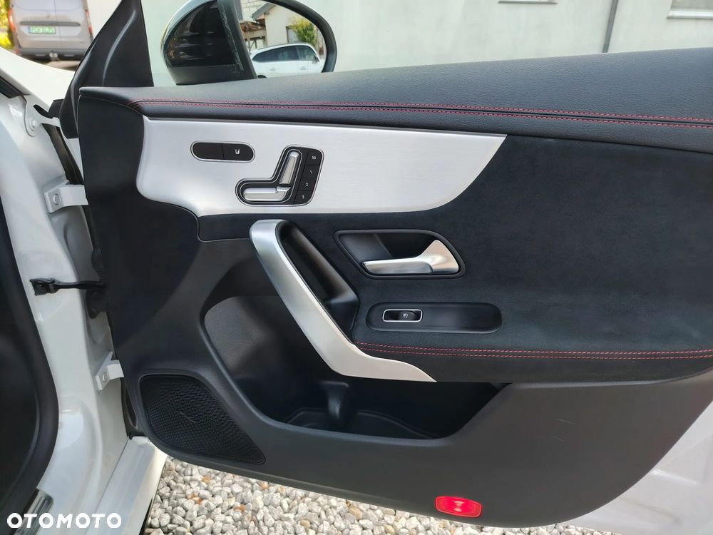 Mercedes-Benz CLA 200 d 8G-DCT AMG Line - 28