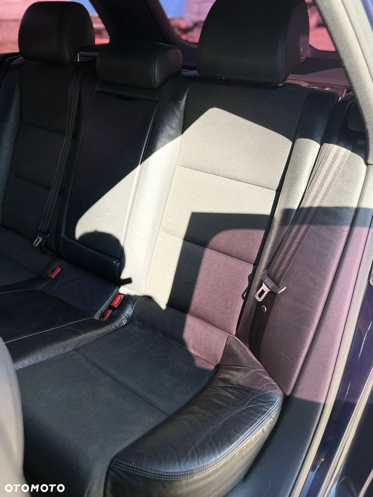 Audi A6 Avant - 27