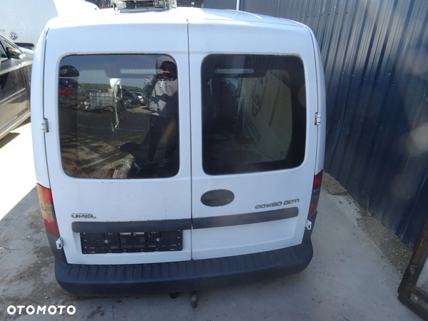 Opel Combo 2007 na części lakier(y474) bez silnika drzwi maska błotnik zderzak