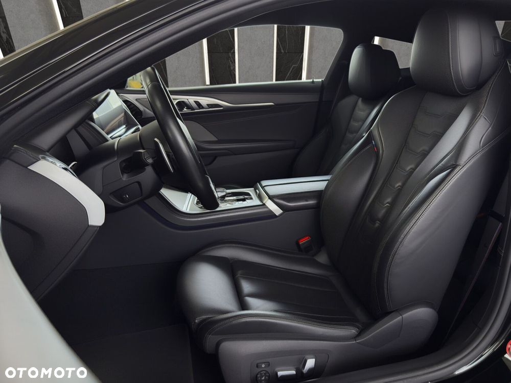 BMW Seria 8 - 17