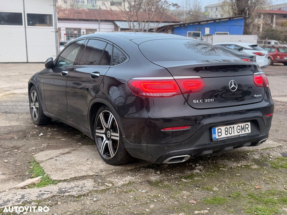 Mercedes-Benz GLC Coupe 300 4MATIC MHEV - 10