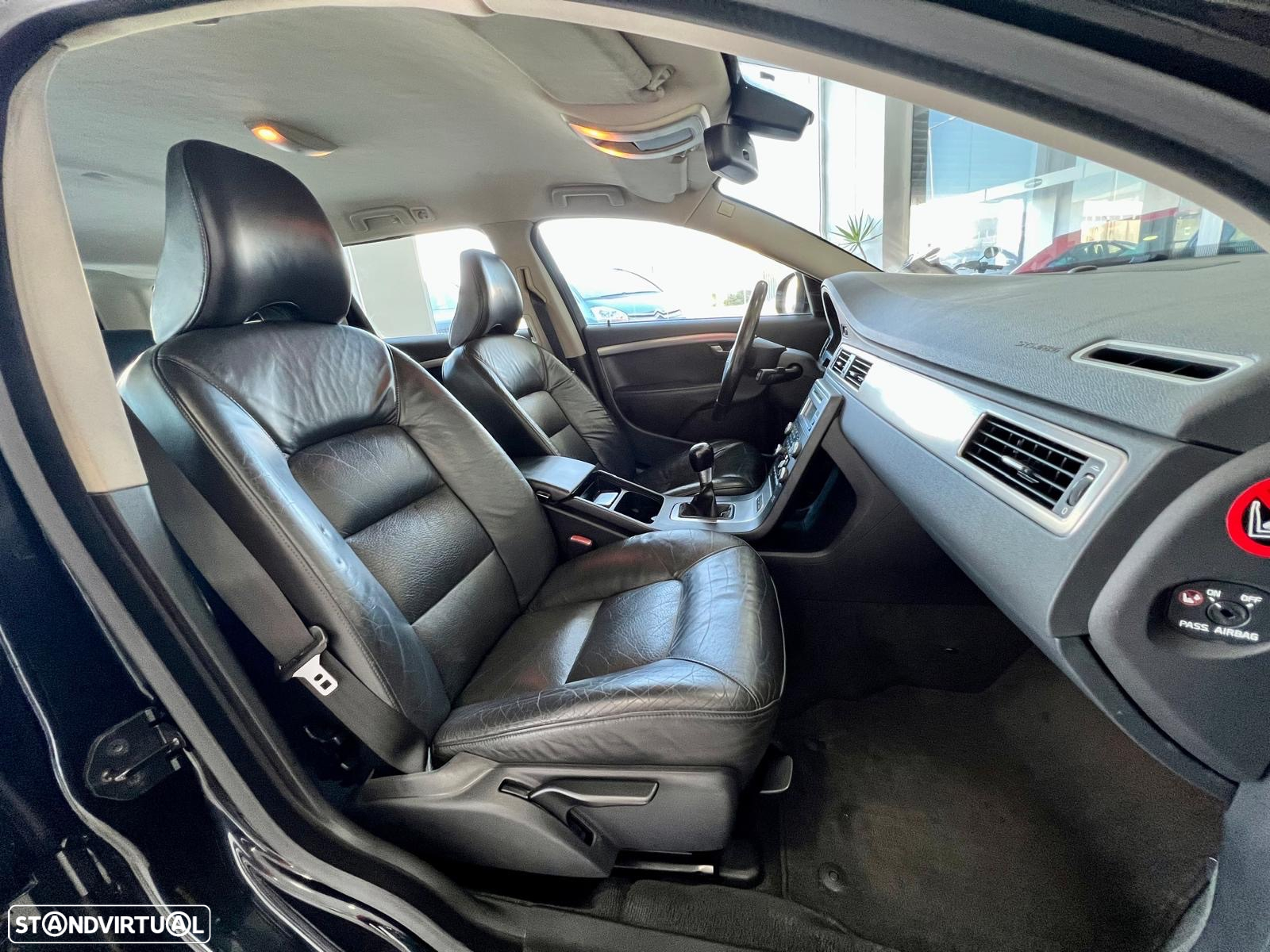 Volvo V70 2.4 D5 Summum - 7